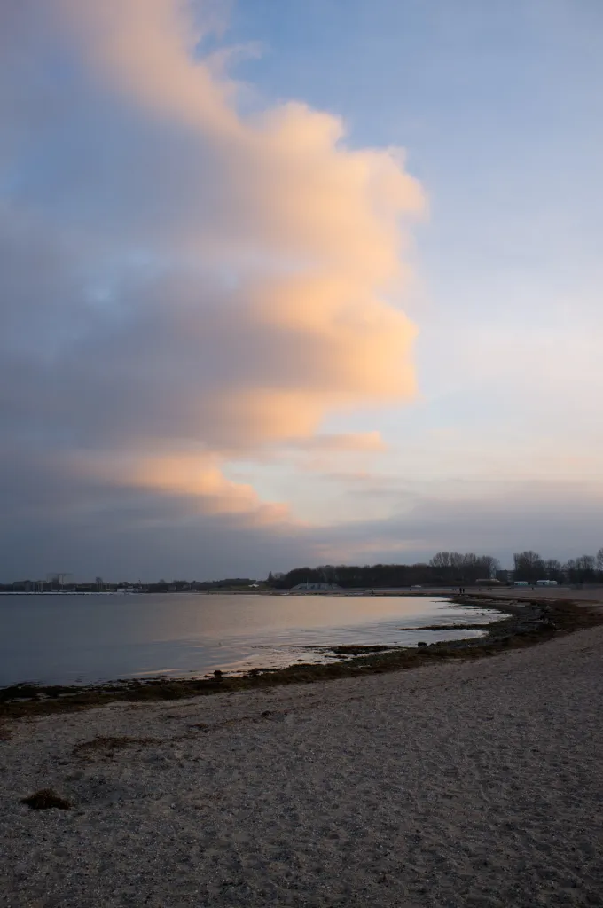 High sky - The sky is high and the beach is large and sandy - just 10 minutes away from the city center